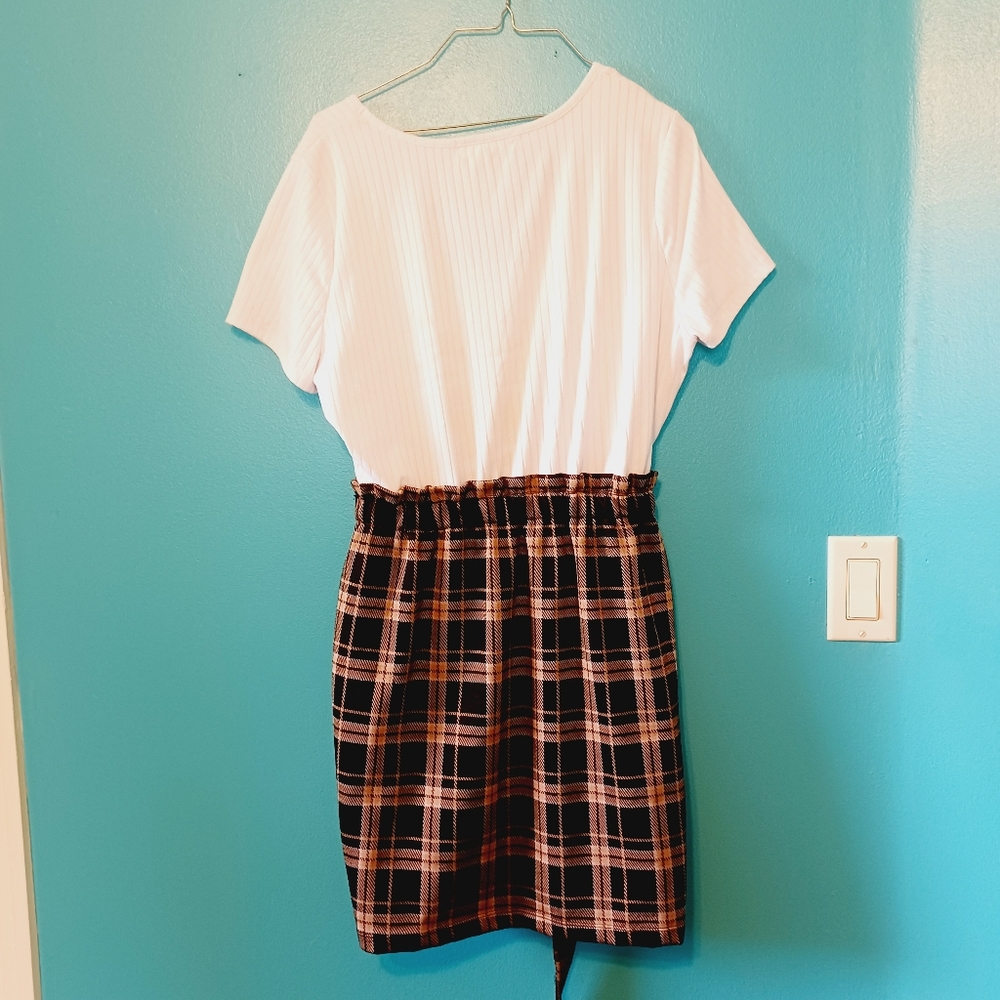 Dress - Picture 3 of 4